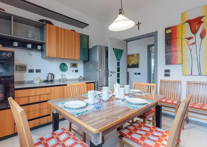 Apartman La Rocca Between Sea And Center *